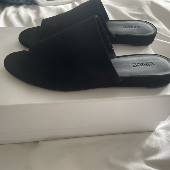 VINCE women’s Bartley 2 Black Suede Sandal (9.5) - Picture 1 of 3